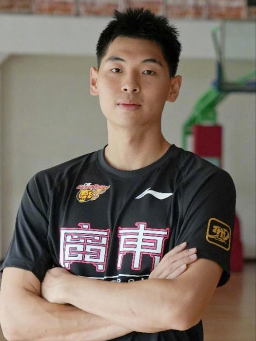 乐鱼体育官方网站-广东今日早报！陈老板深夜约谈杜锋，萨林杰或被裁，小崔提前复出