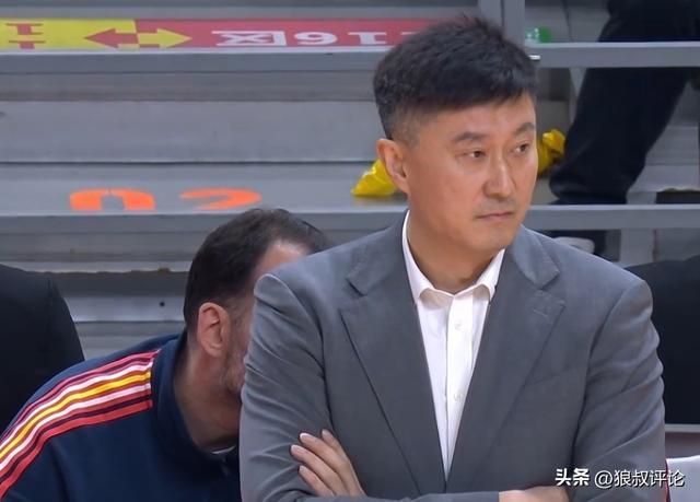 乐鱼体育-广东怎么冲冠？2战上海北京狂输71分 全队合计三分60投14中