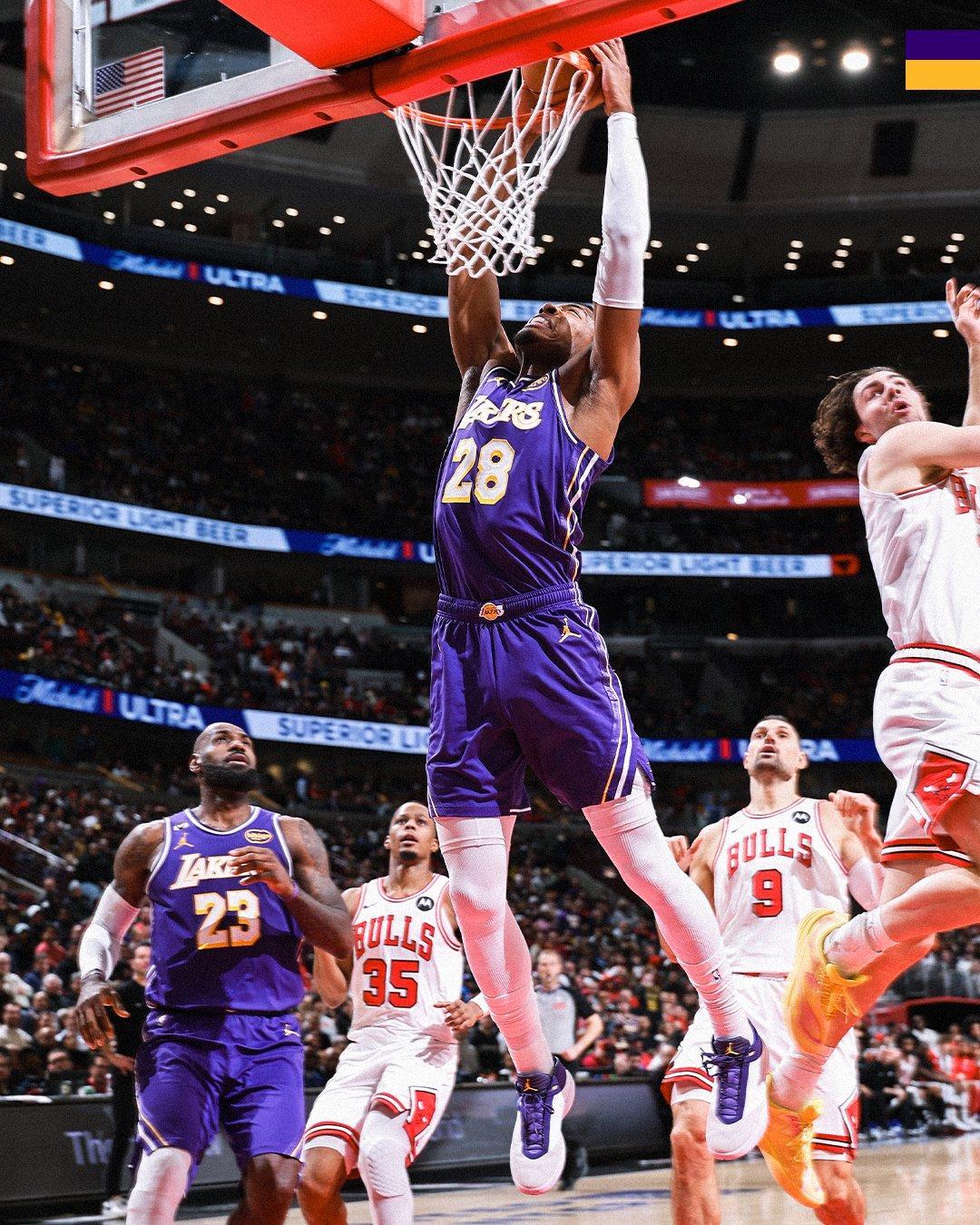 乐鱼体育官方网站-詹姆斯24+5创NBA历史第1神迹！东契奇46+7+11+8记3分刷爆纪录