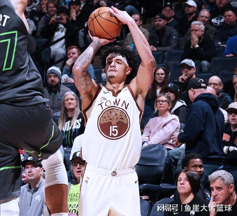 勇士惨败！兰德尔18+7希尔德10中2，戈贝尔15+17，库里也开怀大笑