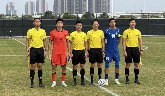 乐鱼体育-4-2！2-0！中国队扬眉吐气 短短19天3赢亚洲冠军 进世界大赛有戏