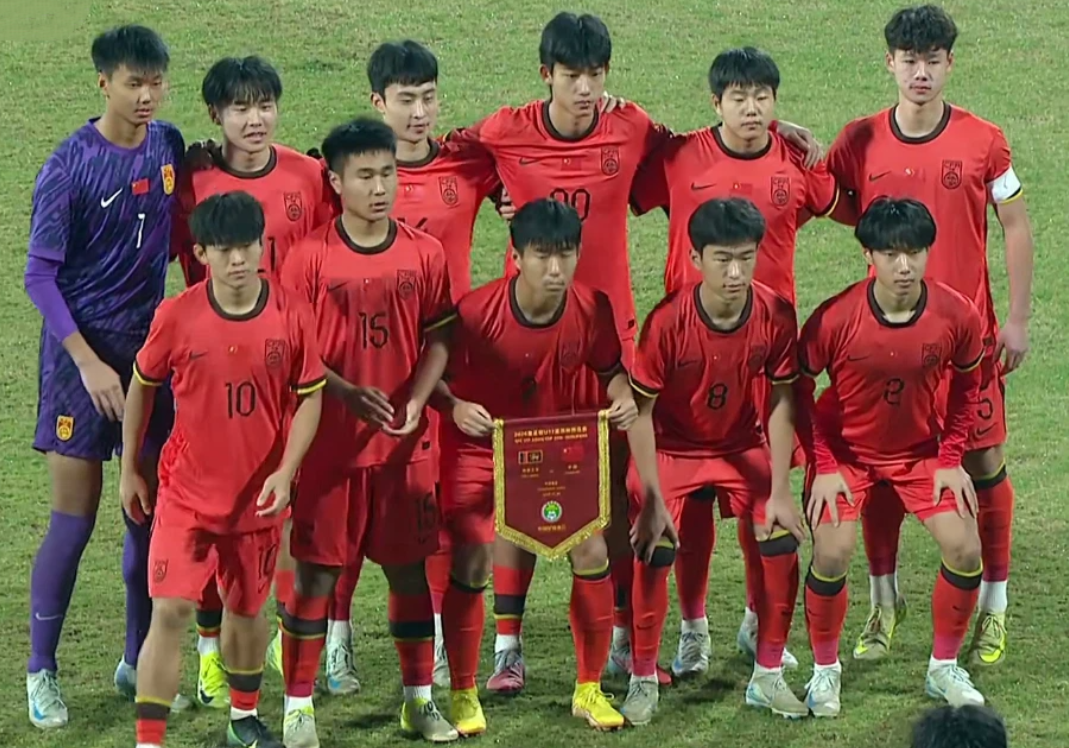 乐鱼体育-4-2！2-0！中国队扬眉吐气 短短19天3赢亚洲冠军 进世界大赛有戏