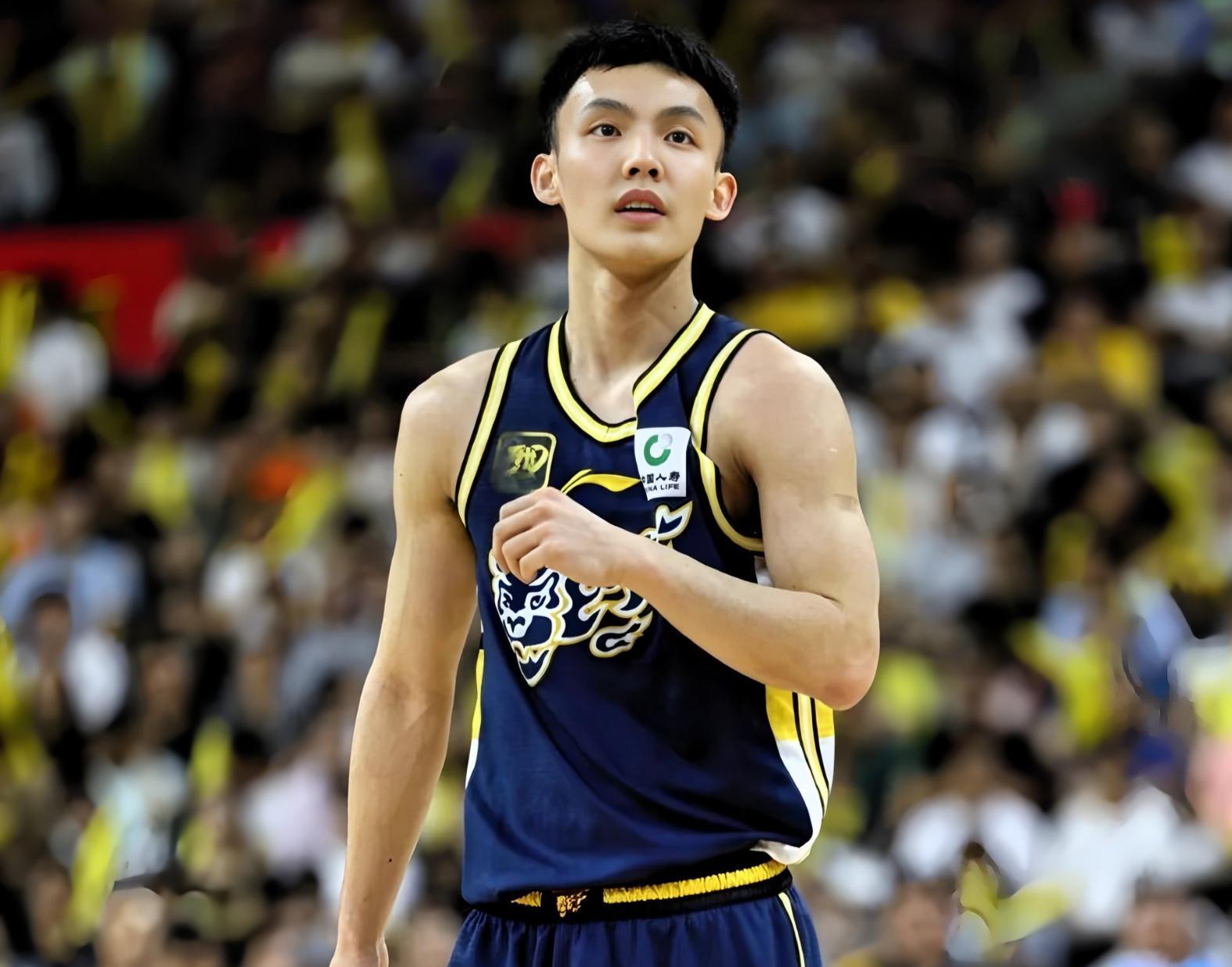 乐鱼体育官方入口-CBA广东VS新疆，崔永熙徐杰有望合体，杜锋率豪华阵容冲开门红