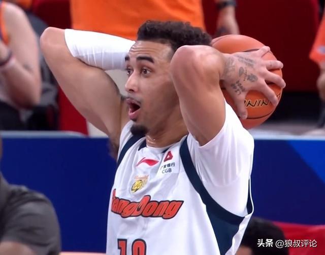 乐鱼体育-CBA排名：上海稳居第一 四队争前4白热化 季后赛尾班车名额最惨烈